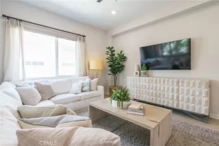 Photo #1: OC26113101 Listing