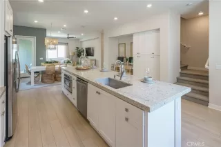 Photo #3: OC26113101 Listing