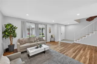 Photo #4: OC26113152 Listing
