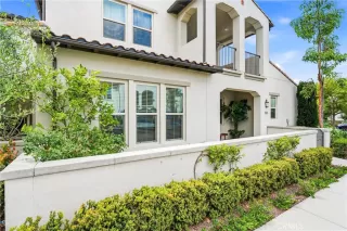 Photo #5: OC26116659 Listing