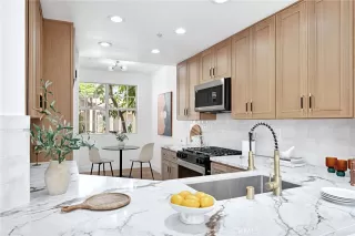 Photo #2: OC26116995 Listing