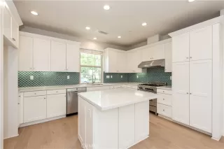 Photo #2: OC26117480 Listing 
