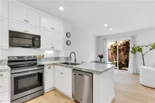 Photo #4: OC26117524 Listing