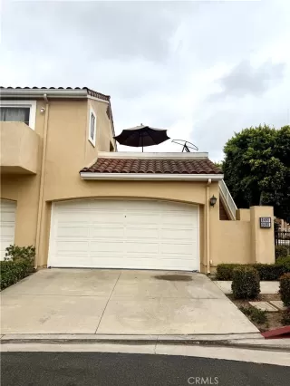 Photo #2: OC26117852 Listing