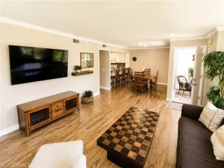 Photo #4: OC26117915 Listing