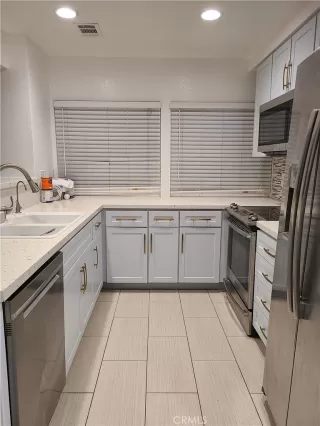 Photo #1: OC26117934 Listing