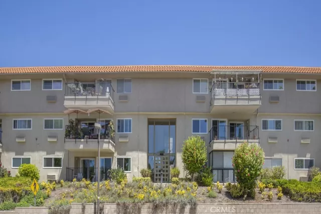 MLS: OC26118207 Condo For Sale
