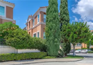 Photo #2: OC26118290 Listing 