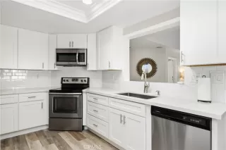 Photo #5: OC26118309 Listing