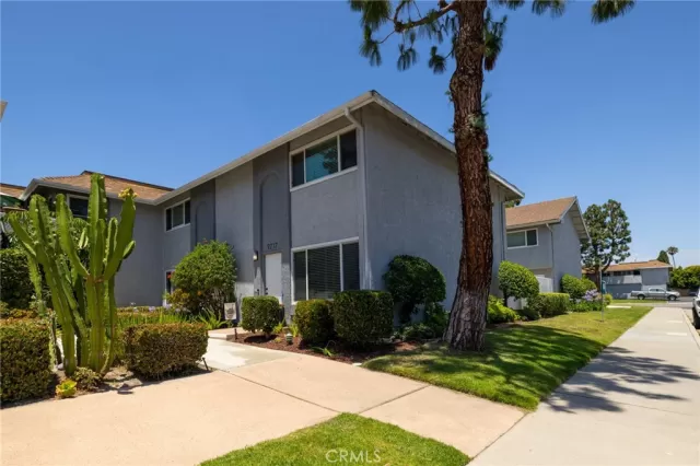 MLS: OC26118531 Condo For Sale