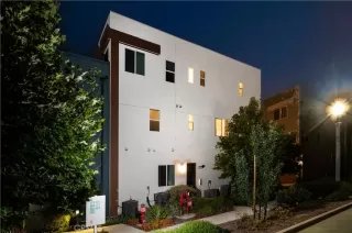 Photo #3: OC26118785 Listing 