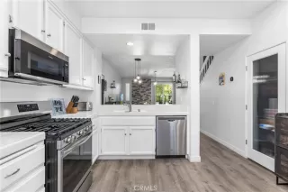 Photo #4: OC26118843 Listing 