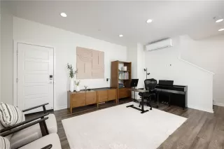 Photo #1: OC26119704 Listing