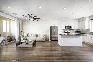 Photo #2: OC26119704 Listing