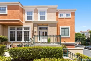 Photo #2: OC26119938 Listing 