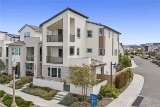 Photo #2: OC26120656 Listing