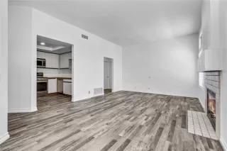 Photo #6: OC26120750 Listing 