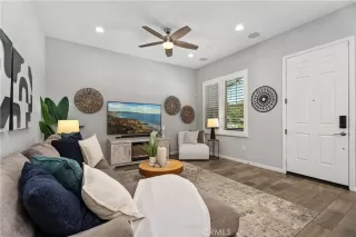 Photo #4: OC26120870 Listing
