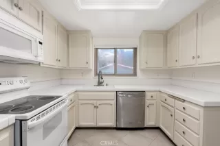 Photo #3: OC26121102 Listing 