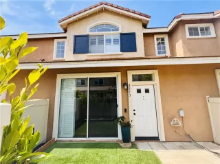 Photo #6: OC26121979 Listing 