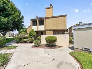 Photo #2: OC26122352 Listing 