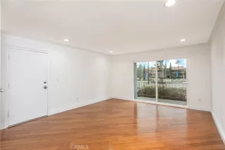Photo #2: OC26122894 Listing 