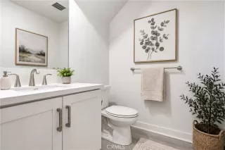 Photo #5: OC26122994 Listing