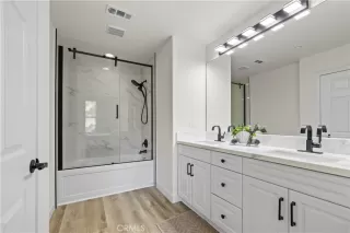 Photo #6: OC26123233 Listing
