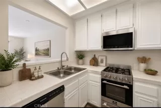 Photo #2: OC26124407 Listing