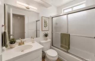 Photo #4: OC26124407 Listing