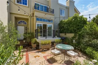 Photo #2: OC26124656 Listing