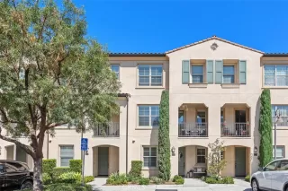 Photo #1: OC26125270 Listing