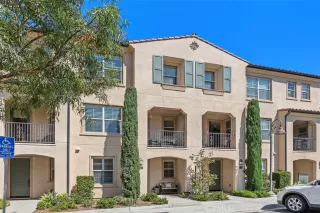 Photo #2: OC26125270 Listing