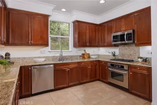 Photo #6: OC26125385 Listing