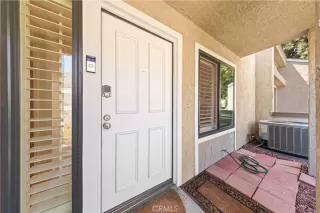 Photo #4: OC26125640 Listing