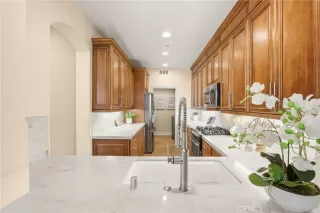 Photo #4: OC26125738 Listing
