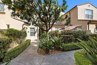 Photo #2: OC26125948 Listing