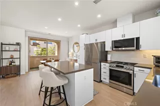 Photo #4: OC26125948 Listing