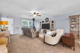 Photo #2: OC26125984 Listing