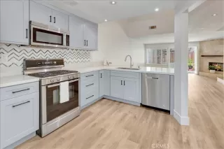 Photo #6: OC26126028 Listing