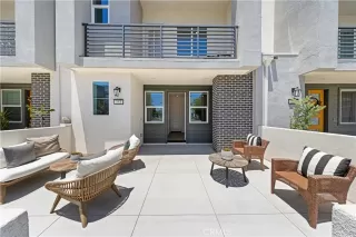 Photo #3: OC26126492 Listing 