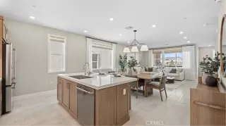 Photo #4: OC26126637 Listing