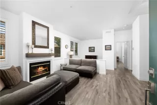 Photo #2: OC26126809 Listing