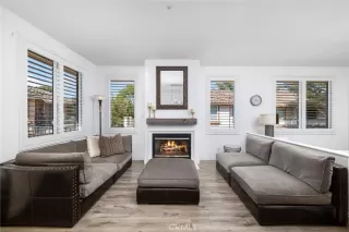 Photo #4: OC26126809 Listing