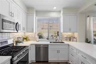 Photo #5: OC26126985 Listing