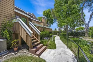 Photo #2: OC26127256 Listing