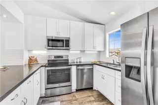 Photo #5: OC26127960 Listing 
