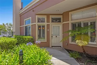 Photo #5: OC26128007 Listing
