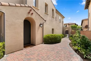 Photo #2: OC26128939 Listing 