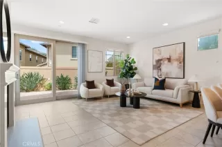 Photo #4: OC26128939 Listing 